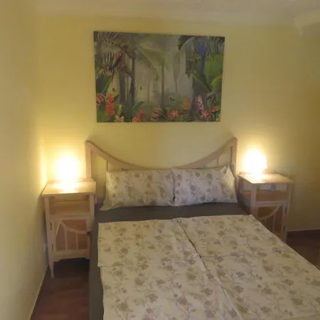 Gartenapartment Cortez * Сан-Бартоломе